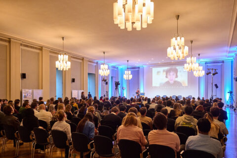 Symbolic picture for the article. The link opens the image in a large view.